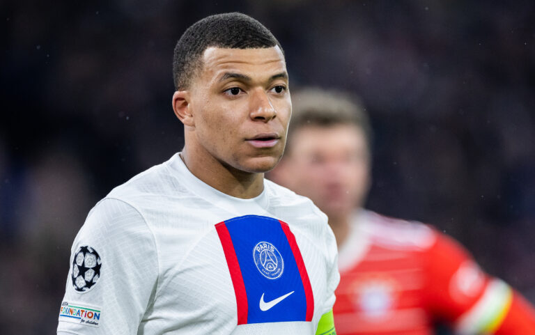 Kylian Mbappé, durante un calentamiento con el PSG. Getty Images