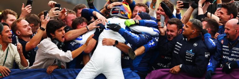 Verstappen gana en Bakú; Piastri abandona y la lucha por el título se aprieta