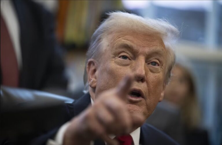 Trump Evoca la Pena de Muerte para Legisladores Demócratas por “Comportamiento Sedicioso”