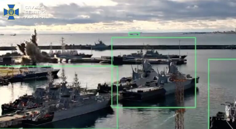 Ucrania golpea en el Corazón de Rusia: Submarino Clave de Misiles Kalibr Destruido con Dron Submarino