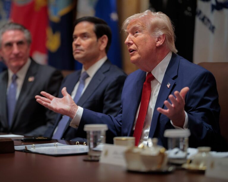 Órdago de Trump en el Estrecho y giro radical de Europa en migración