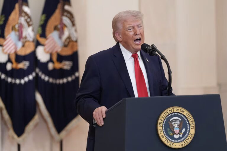 Trump amenaza con un ataque total a la red eléctrica de Irán si no hay acuerdo