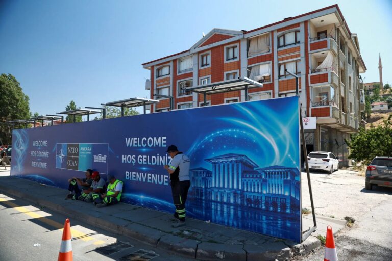 La OTAN se cita en Ankara bajo la sombra de la incertidumbre global