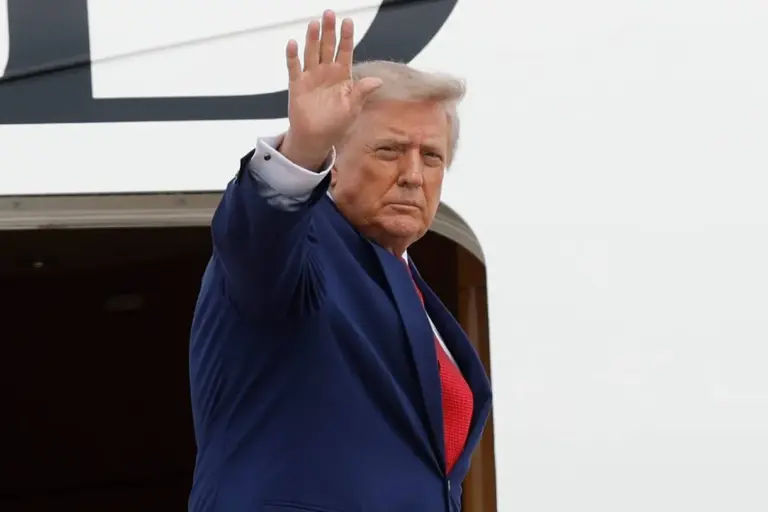 Trump prohíbe el uso de fondos federales de Medicaid y CHIP para tratamientos de afirmación de género en menores