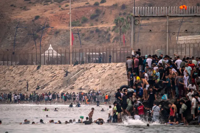 La Policía apunta a la participación de Marruecos en la masiva entrada de inmigrantes en Ceuta y descarta que fuera obra de mafias